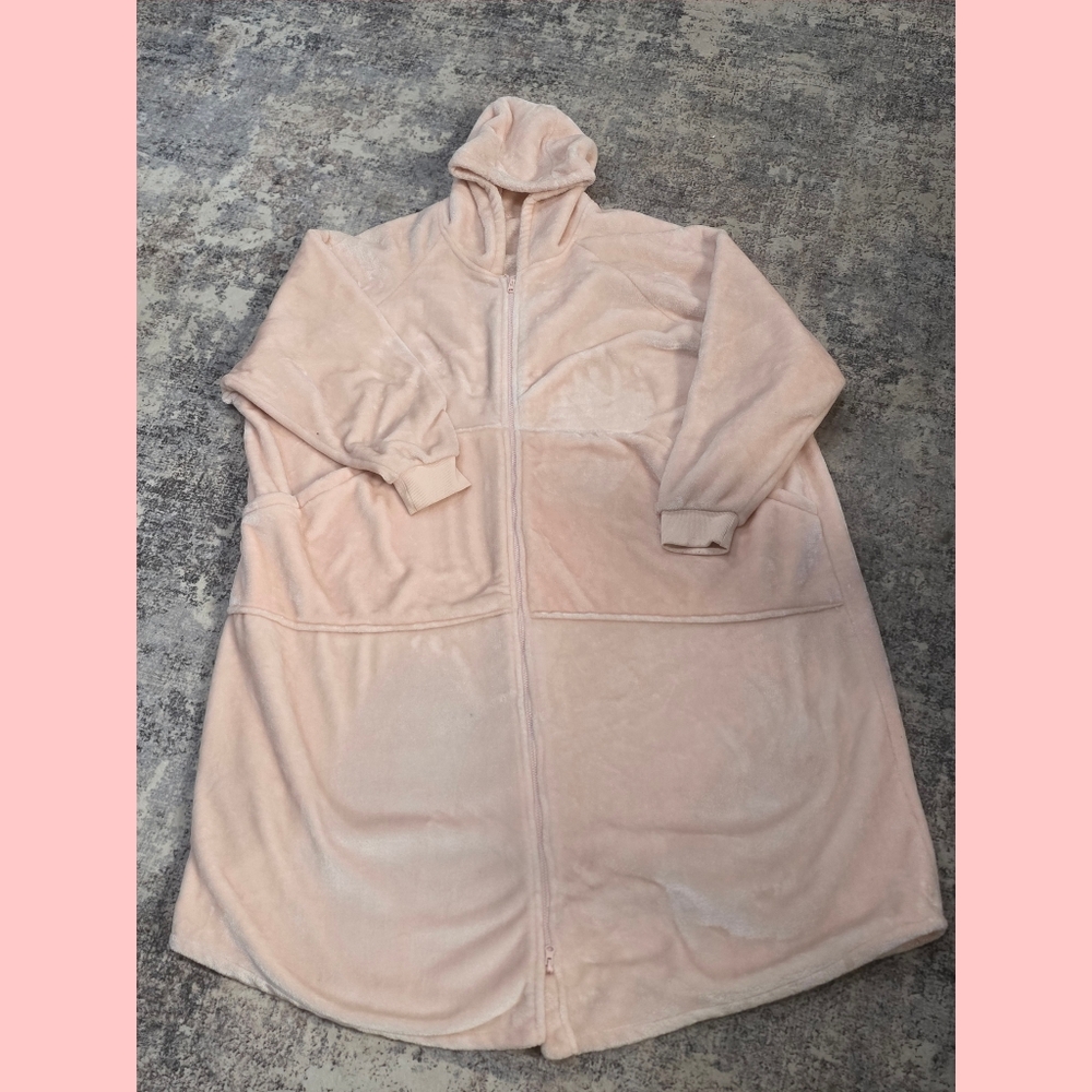 Women's Pink/Peach Wearable Blanket